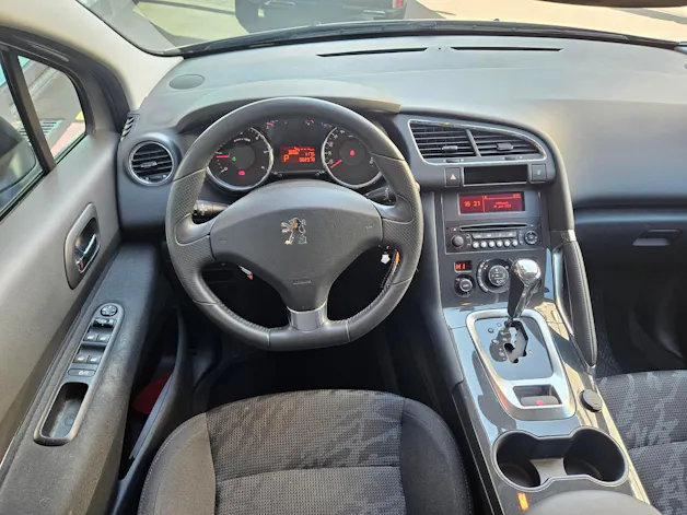 Peugeot 3008 2.0 HDi 163 AC Swiss Edition