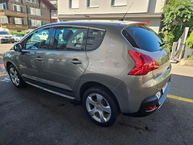 Peugeot 3008 2.0 HDi 163 AC Swiss Edition