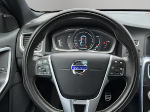 Volvo V60 D6 AWD Plug-in Hybrid Momentum R-Design