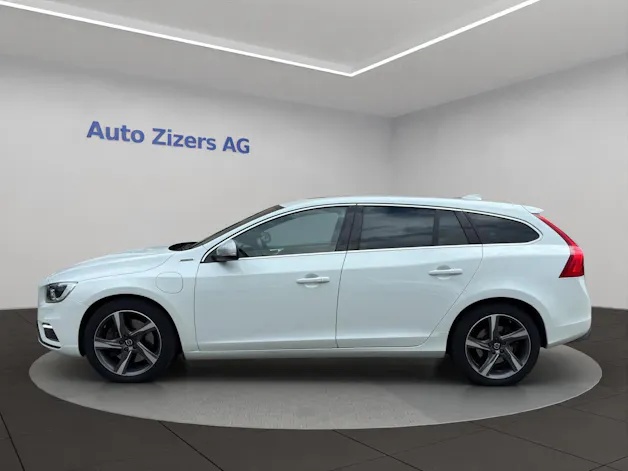 VOLVO V60 D6 AWD Plug-in Hybrid Momentum R-Design