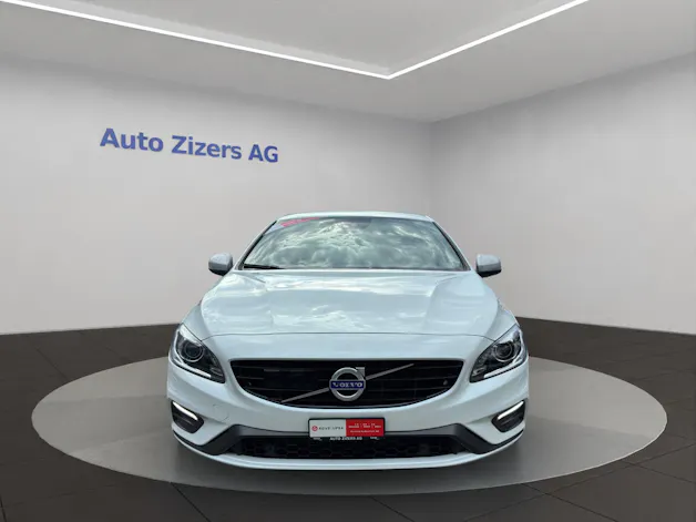 VOLVO V60 D6 AWD Plug-in Hybrid Momentum R-Design