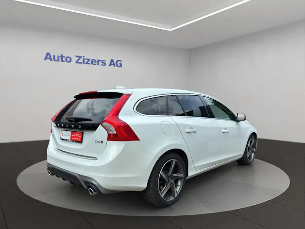 VOLVO V60 D6 AWD Plug-in Hybrid Momentum R-Design
