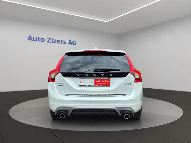 VOLVO V60 D6 AWD Plug-in Hybrid Momentum R-Design