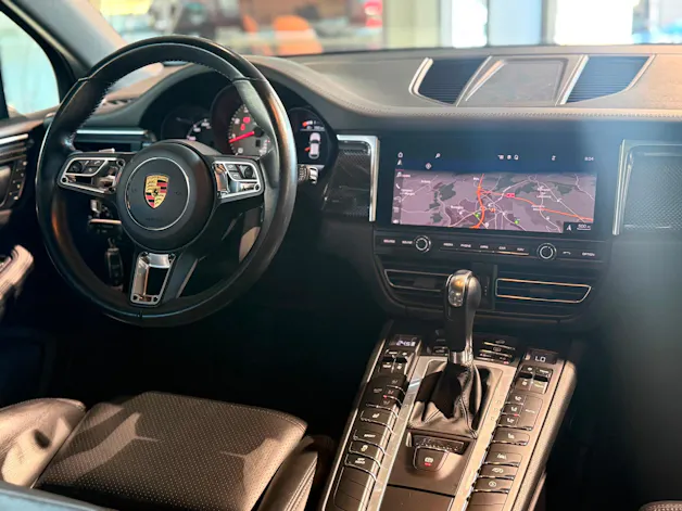 PORSCHE Macan S PDK