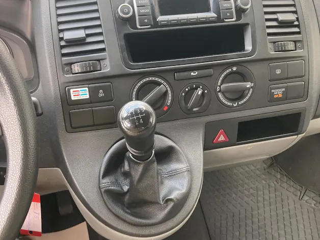 VW T5 2.0 TDI Champion