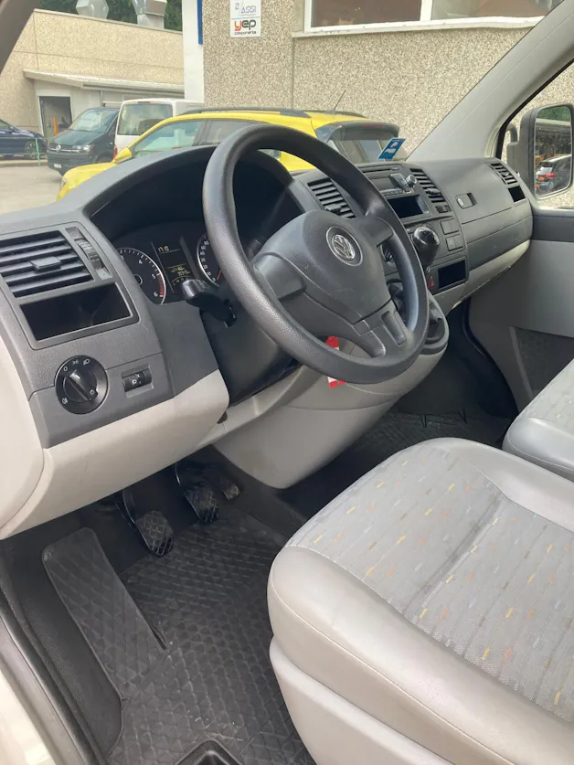 VW T5 2.0 TDI Champion