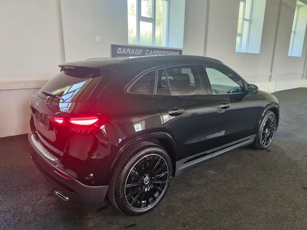 Mercedes-Benz GLA 220 4Matic 8G-DCT