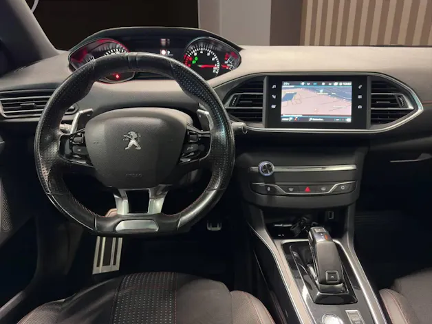 PEUGEOT 308 1.2 Pure Tech GT Line EAT8