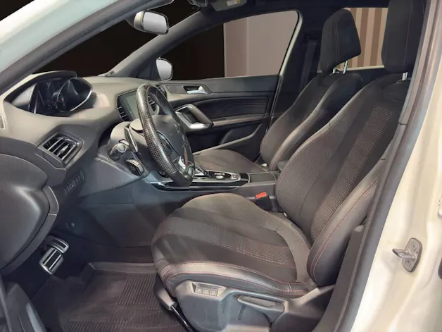 PEUGEOT 308 1.2 Pure Tech GT Line EAT8
