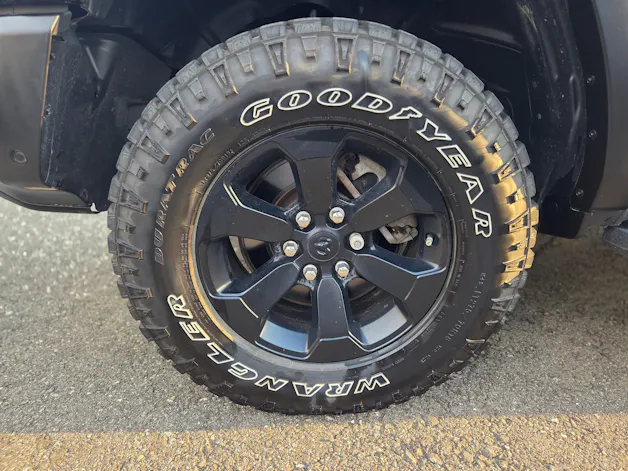 Dodge Ram 1500 5.7 V8 4x4 Rebel 396PS / 3.5T AHK