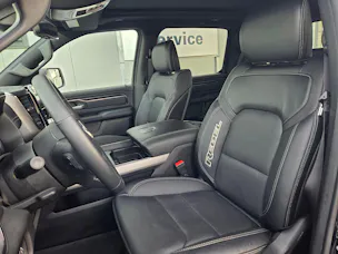 DODGE Ram 1500 5.7 V8 4x4 Rebel 396PS / 3.5T AHK