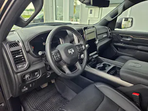 DODGE Ram 1500 5.7 V8 4x4 Rebel 396PS / 3.5T AHK