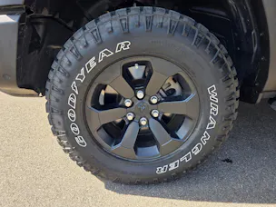 DODGE Ram 1500 5.7 V8 4x4 Rebel 396PS / 3.5T AHK