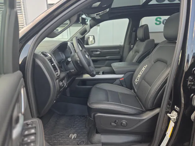 Dodge Ram 1500 5.7 V8 4x4 Rebel 396PS / 3.5T AHK
