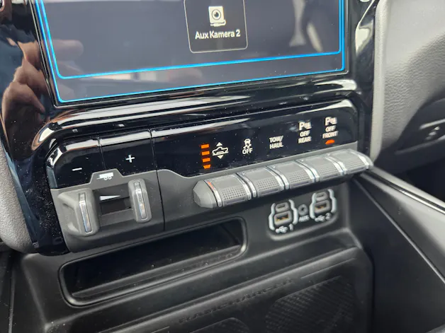 DODGE Ram 1500 5.7 V8 4x4 Rebel 396PS / 3.5T AHK