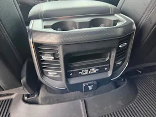 DODGE Ram 1500 5.7 V8 4x4 Rebel 396PS / 3.5T AHK