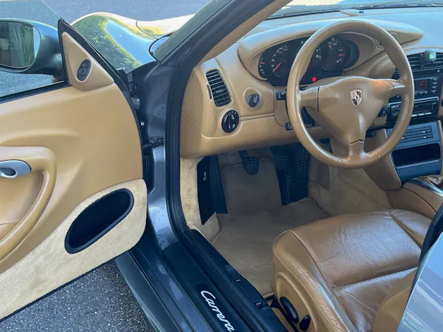Porsche CARRERA
