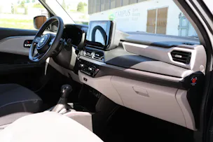 Suzuki Swift 1.2 Sakura Top Hybrid