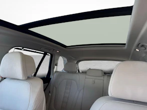 https://vehicle.imgix.net/4371980/523e7b6a-224e-4a9e-9b25-e0cabc4e89f9.jpg