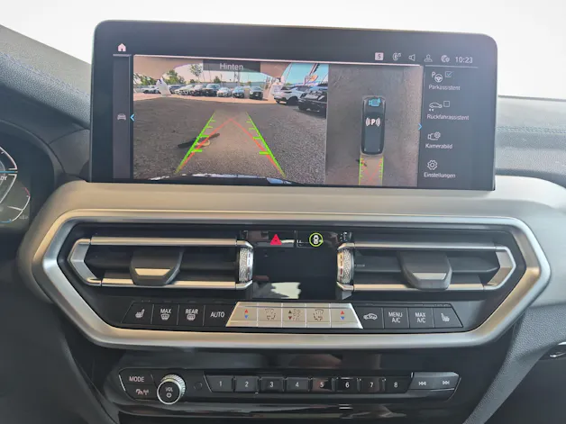 BMW iX3 E-Motor / ab 3,99% Leasing bei Abschluss einer Protect Autoversicherung