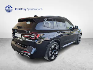 BMW iX3 E-Motor / ab 3,99% Leasing bei Abschluss einer Protect Autoversicherung