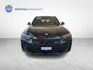 BMW iX3 E-Motor / ab 3,99% Leasing bei Abschluss einer Protect Autoversicherung