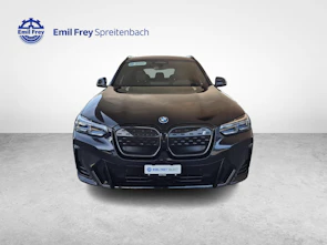 immagine del veicolo BMW iX3 E-Motor / ab 3,99% Leasing bei Abschluss einer Protect Autoversicherung