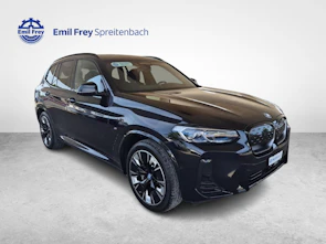 immagine del veicolo BMW iX3 E-Motor / ab 3,99% Leasing bei Abschluss einer Protect Autoversicherung