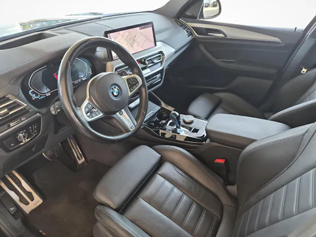BMW iX3 E-Motor / ab 3,99% Leasing bei Abschluss einer Protect Autoversicherung
