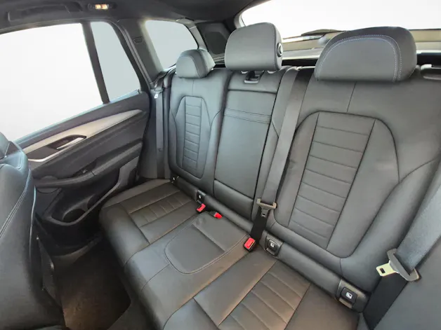 BMW iX3 E-Motor / ab 3,99% Leasing bei Abschluss einer Protect Autoversicherung