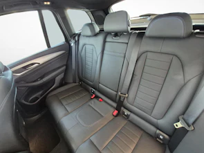 immagine del veicolo BMW iX3 E-Motor / ab 3,99% Leasing bei Abschluss einer Protect Autoversicherung