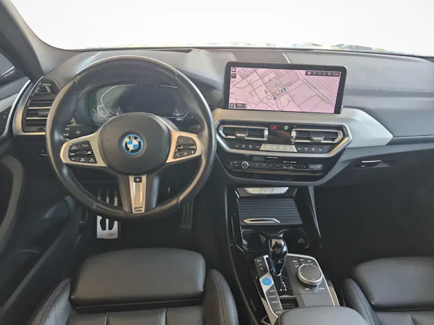 BMW iX3 E-Motor / ab 3,99% Leasing bei Abschluss einer Protect Autoversicherung