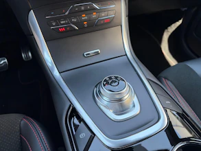 https://vehicle.imgix.net/4371986/8d3fe8c5-64e4-46c0-b1da-f42c1baa09d2.jpg