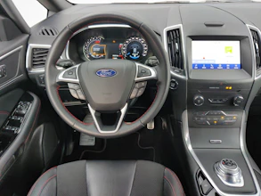 https://vehicle.imgix.net/4371986/c9e42deb-5f77-4982-963f-c84ecf0e92d9.jpg