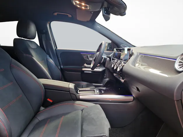 Mercedes-Benz GLA 250 4MATIC Swiss Star AMG Line