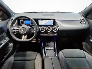 Fahrzeugbild MERCEDES-BENZ GLA 250 4MATIC Swiss Star AMG Line