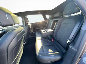 https://vehicle.imgix.net/4372159/2a3d2f5c-47ee-4f30-a5a1-3e298e095bb3.jpg