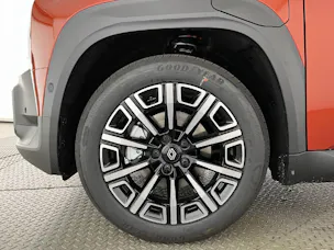 Renault R4 E-Tech Comfort Range iconic