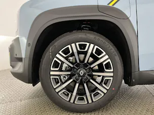 Renault R4 E-Tech Comfort Range iconic