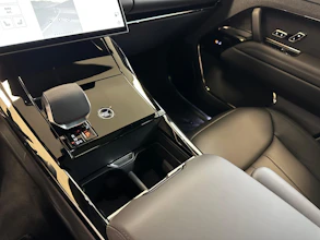 https://vehicle.imgix.net/4372380/1bed70bd-281a-4ad2-8995-fb86e0384bd6.jpg
