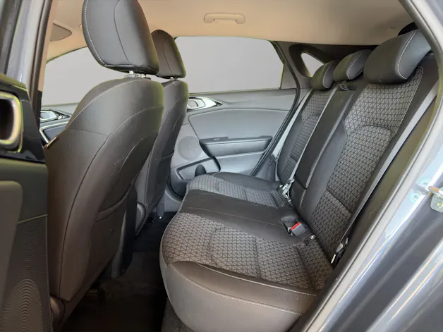 Kia Ceed 1.5 T-GDi MHEV Power / Rückfahrkamera / Einparkhilfe hinten / Tempomat / Alarmanlage / inkl. Winterreifen / CH-Herstellergarantie