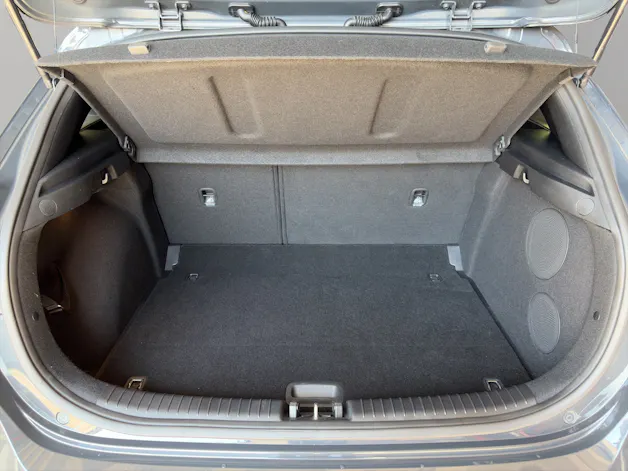 Kia Ceed 1.5 T-GDi MHEV Power / Rückfahrkamera / Einparkhilfe hinten / Tempomat / Alarmanlage / inkl. Winterreifen / CH-Herstellergarantie