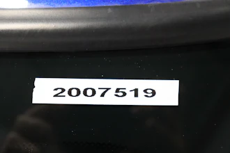https://vehicle.imgix.net/4372392/cc320a48-4954-4fbb-8f26-4401284951fa.JPG