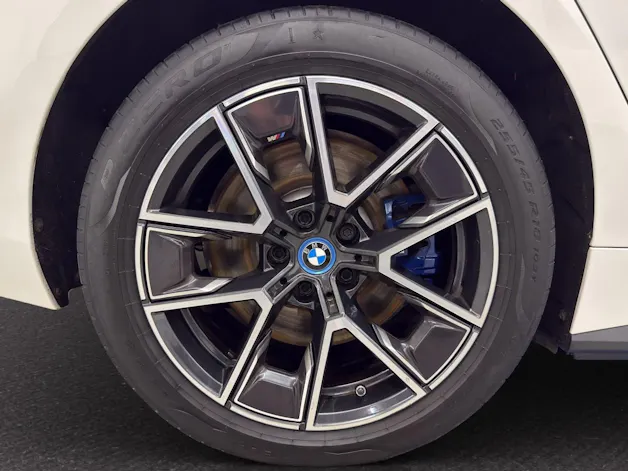BMW i4 M50