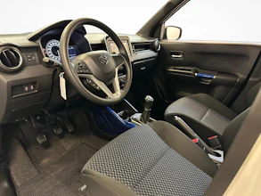 https://vehicle.imgix.net/4372464/35c2bf09-f8cb-40ba-a37d-73042ccdc891.jpg