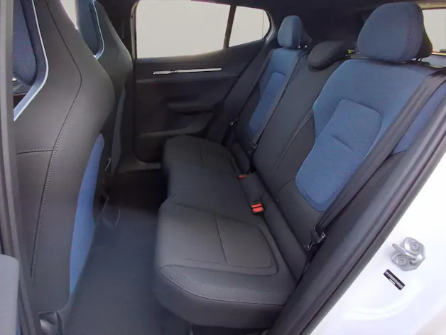 Volvo EX30 CC E60 Twin Performance AWD