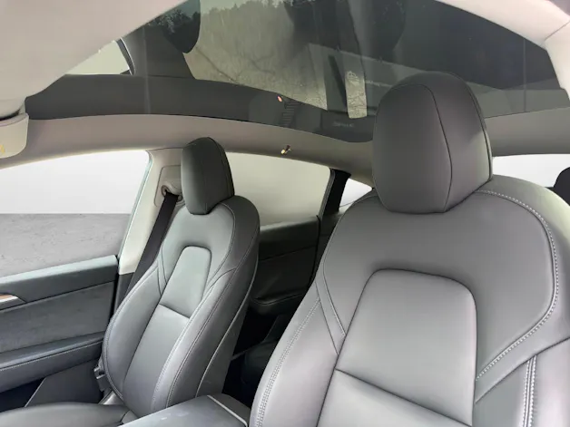 Tesla Model Y Long Range D