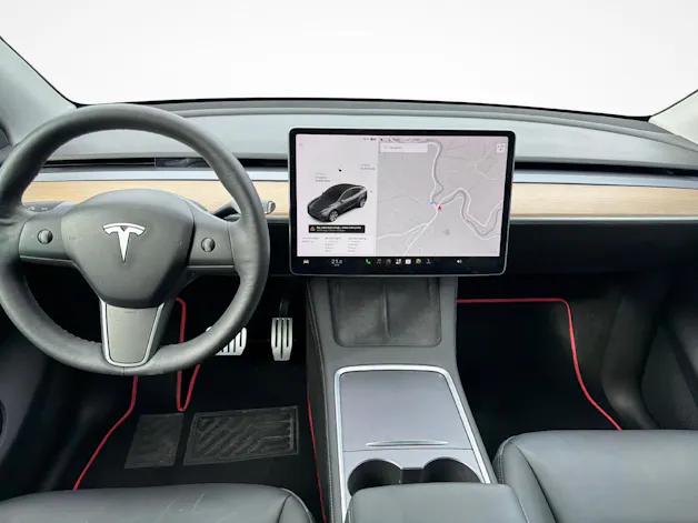 Tesla Model Y Long Range D