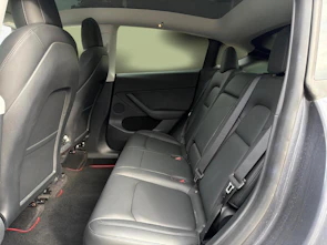 Fahrzeugbild TESLA Model Y Long Range D