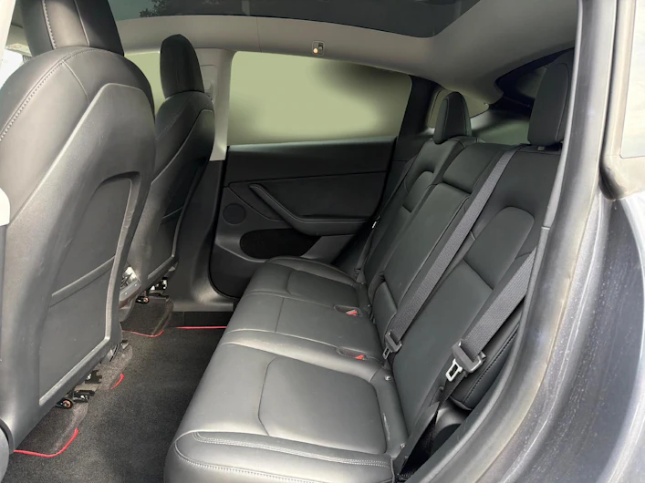 Fahrzeugbild TESLA MODEL Y